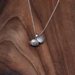 پلاک نقره زنانه جی تی ای (GTA) مدل صدف و مروارید