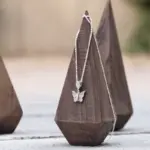 پلاک نقره زنانه جی تی ای (GTA) مدل پروانه مینیمال